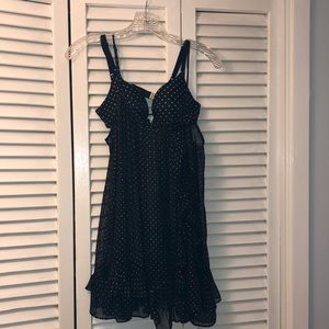 Victoria’s Secret bra (34B) & nightie (Medium)